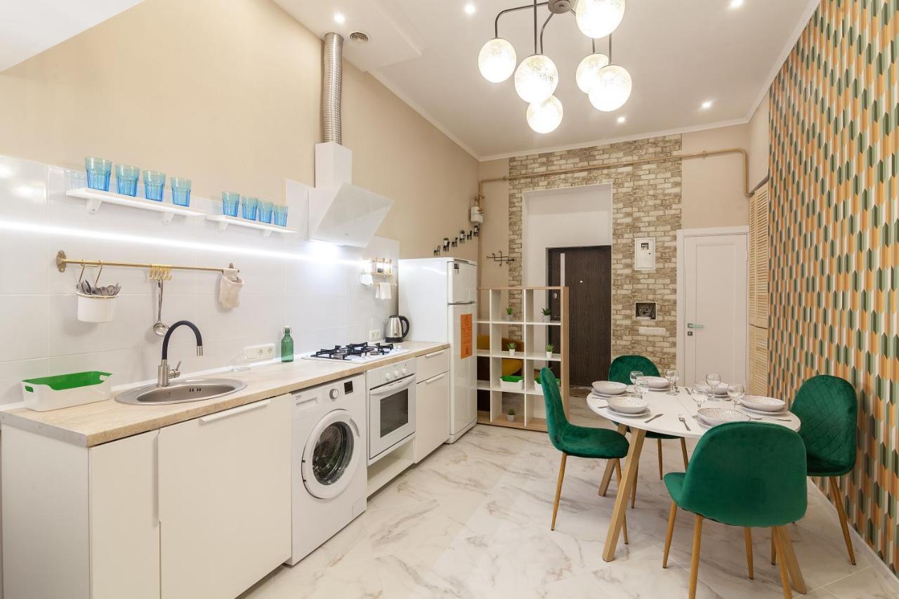 Bv Apartments Cozy In Center Lwów Zewnętrze zdjęcie